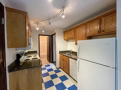 1503 8th St SE #204 Photo 1