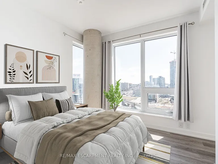 15 Wellington St S #1102 — Photo 23