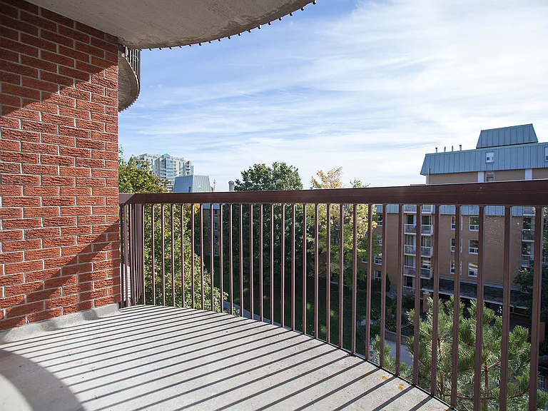 32 Ontario St — Photo 8