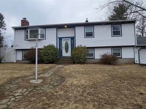59 Bratt Ln, West Warwick, RI 02893