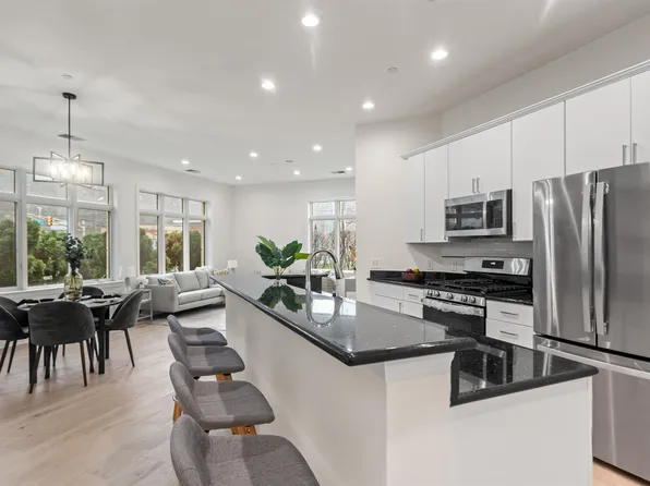 7400 River Rd APT 122, North Bergen, NJ 07047