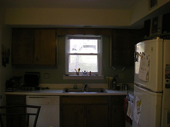 3rd image of 2513 Briggs Ave