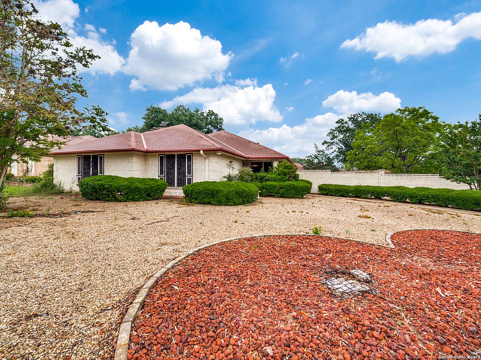 1st image of 5927 Grandwood Dr