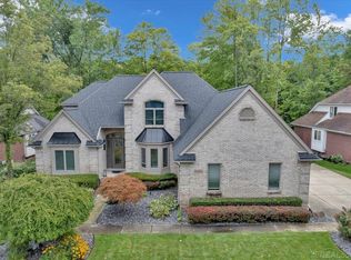 51696 Colonial Dr, Shelby Township, MI 48316