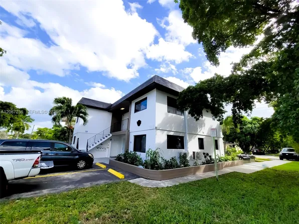 1858 Dewey St, Hollywood, FL 33020