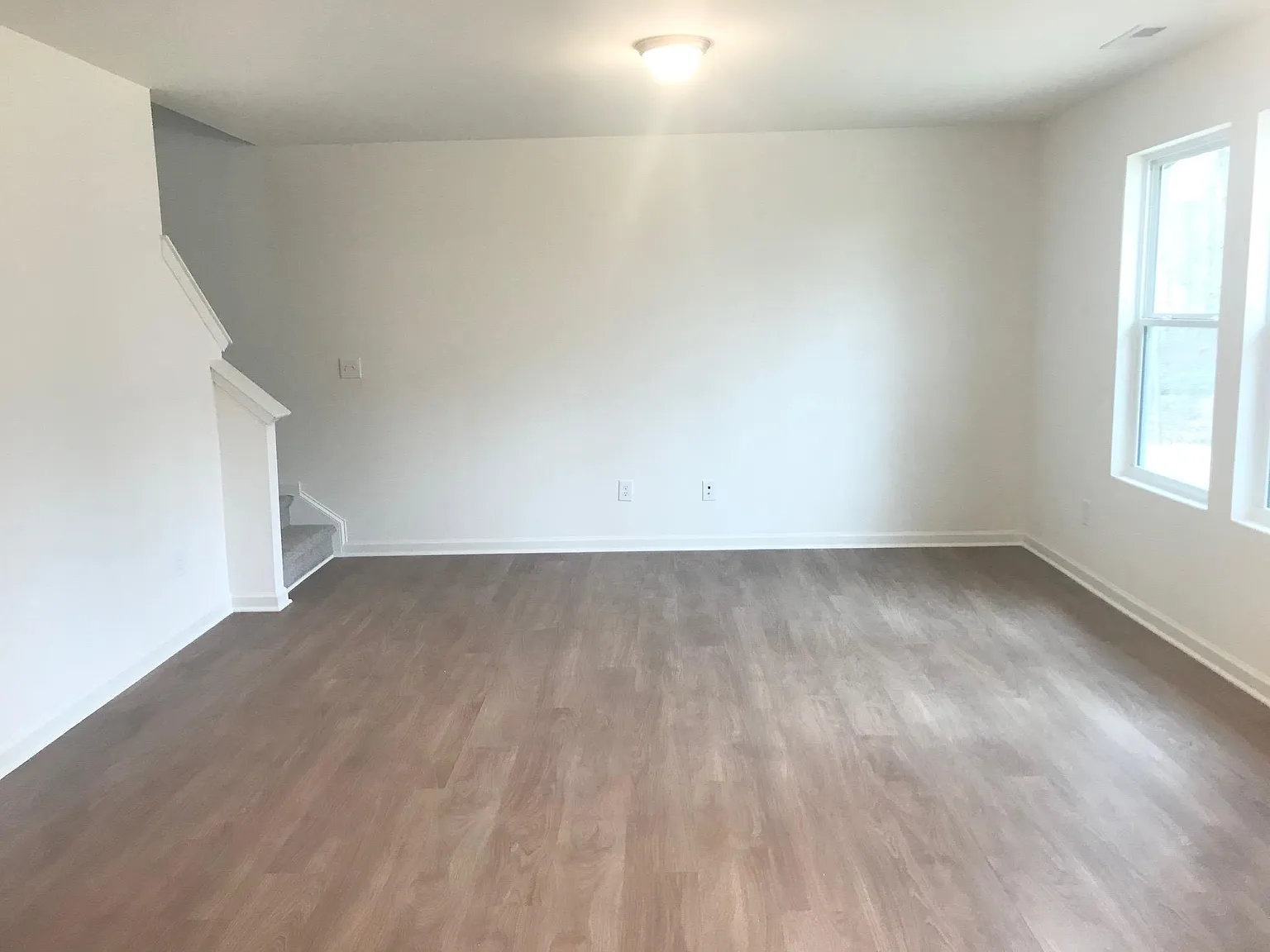 4 bed, 2.5 bath, 1710 sqft, $1,800 — Photo 3