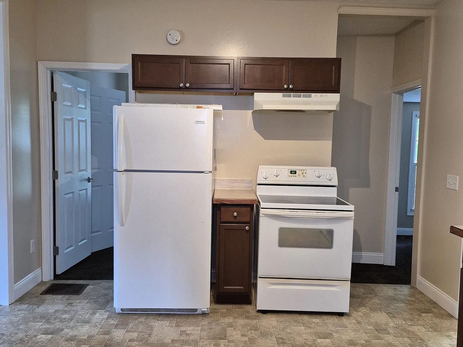 3 bed, 1200 sqft, $1,500 — Photo 4