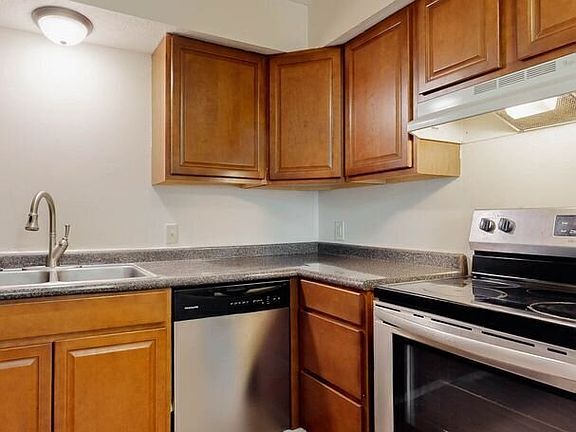 5th image of 886 S Spring Rd