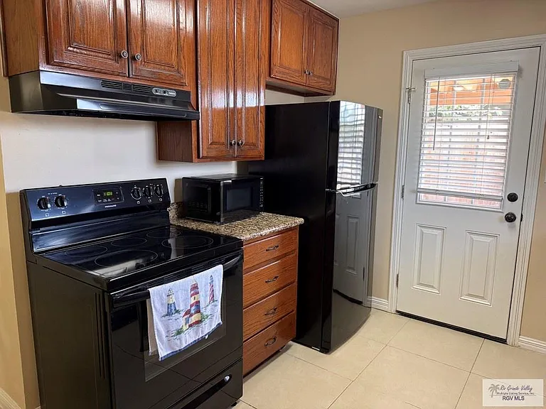 1618 E Los Ebanos Blvd — Photo 4