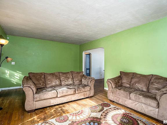 4th image of 418 E Lombard St