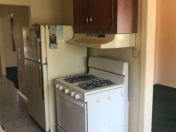 3rd image of 174-12 Jewel Ave