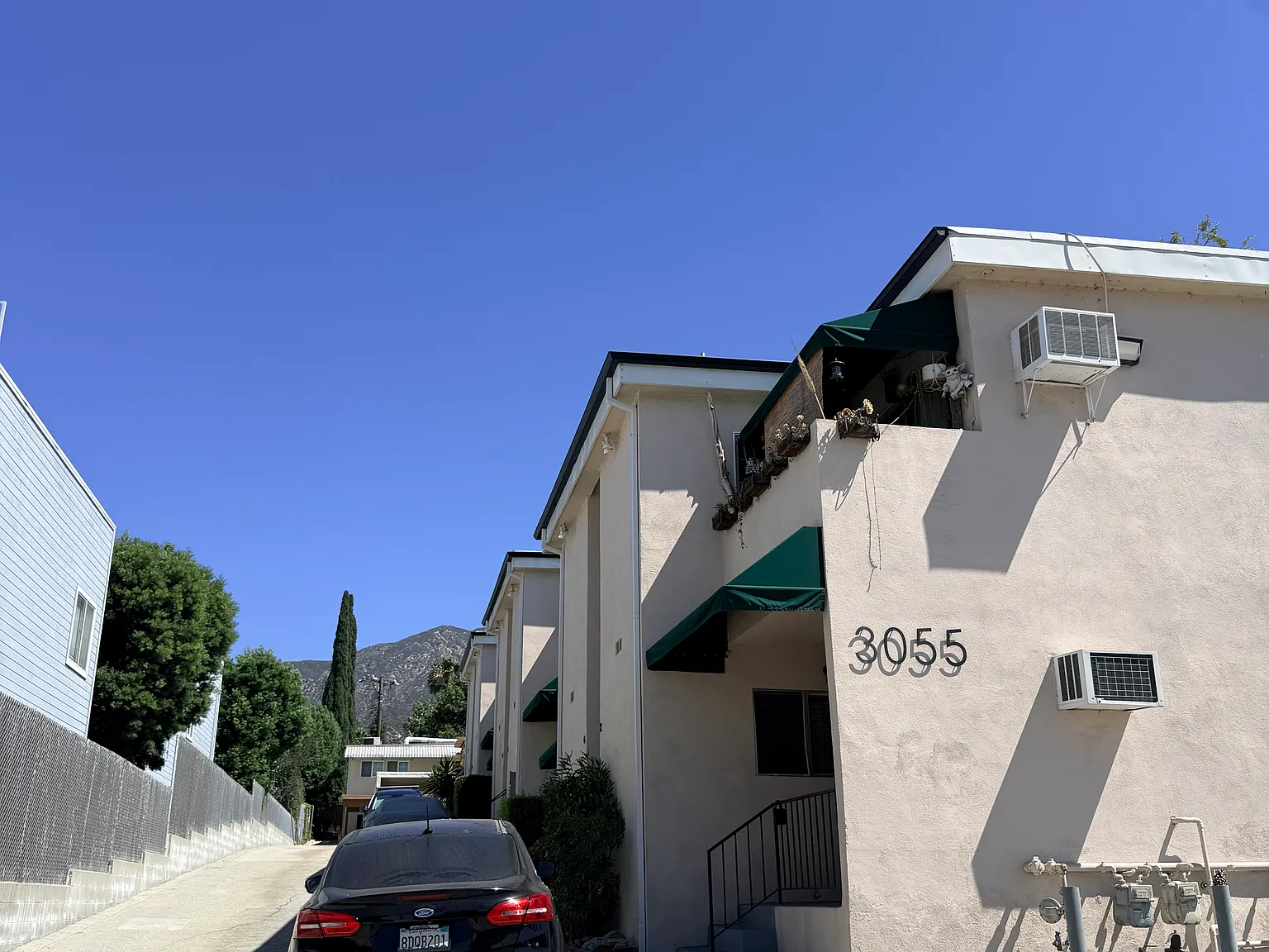 3055 Foothill Blvd — Photo 1