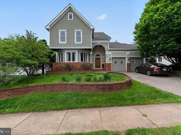 303 Talahi Rd SE, Vienna, VA 22180