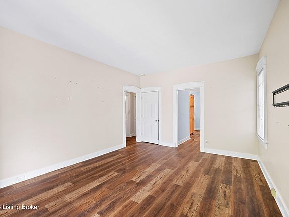 4th image of 830 Clarks Ln