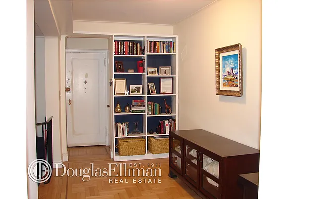 Rented by Douglas Elliman | media 19