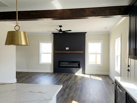 4th image of 247 Patterson Ave SE