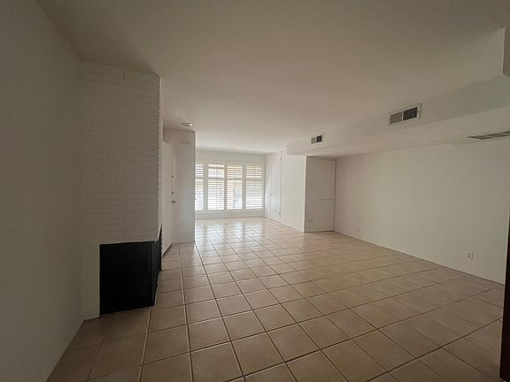 3rd image of 1120 N Flores St #3