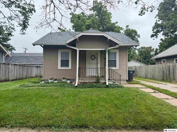 4438 Greenwood St, Lincoln, NE 68504