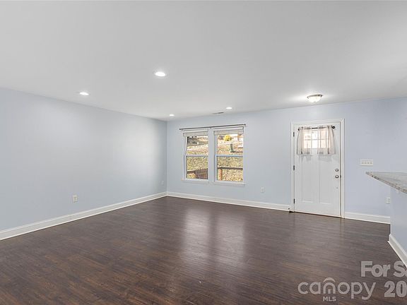 5th image of 113 Tail Feather Ln
