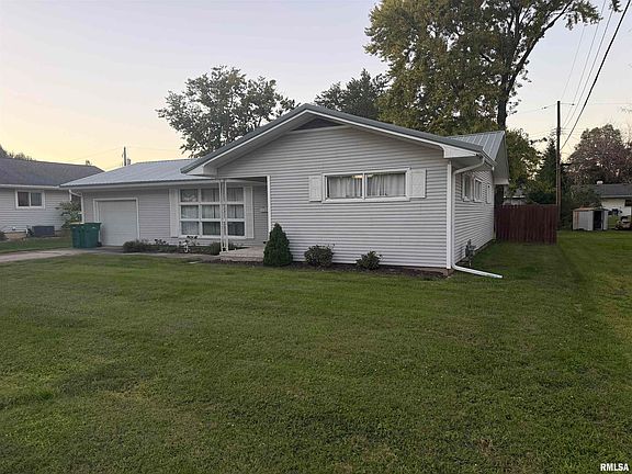 3rd image of 1124 Bobby Ave