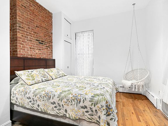 4th image of 204 W 78th St APT 3C