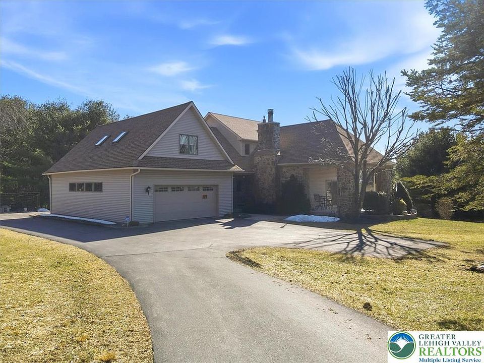 1st image of 205 Sycamore Dr