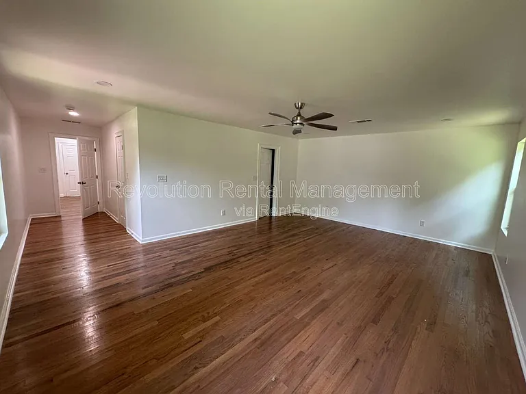 32 Hillcrest Dr SE — Photo 13