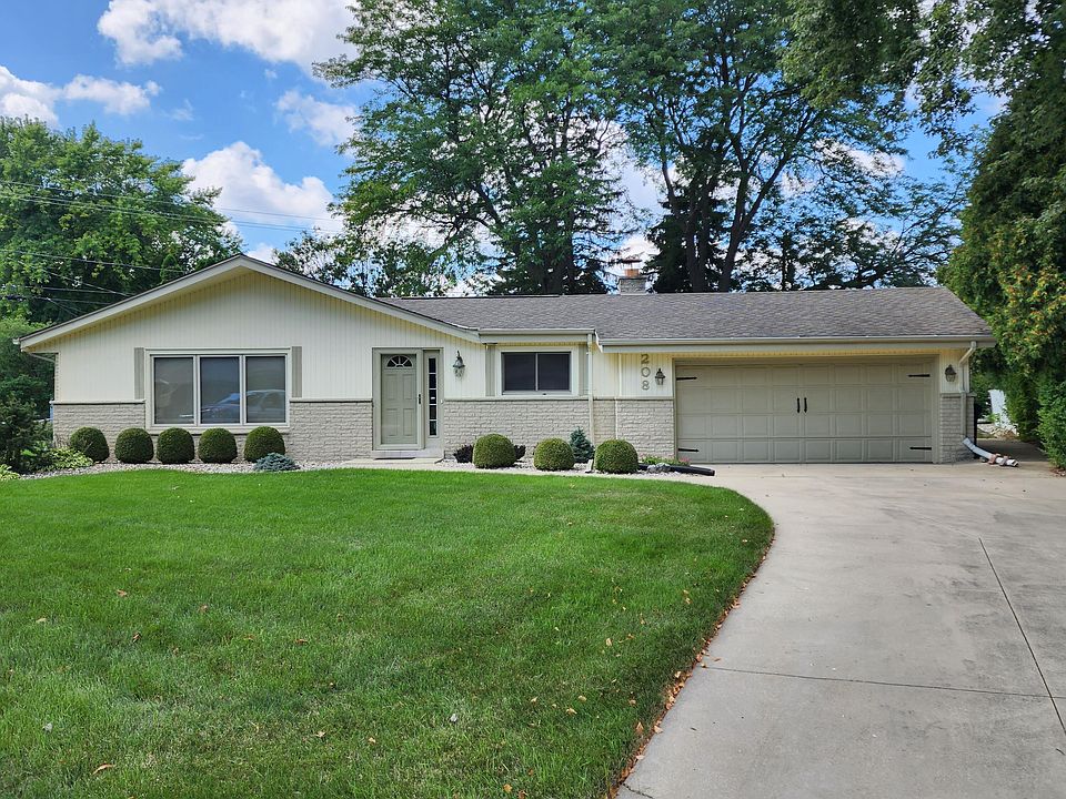 1st image of 208 Cypress Ct