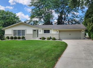 208 Cypress Ct, South Milwaukee, WI 53172