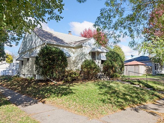 3rd image of 977 Scheffer Ave