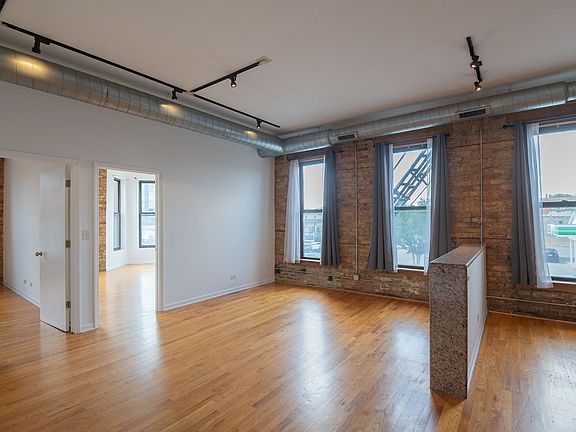 2nd image of 2758 W Fullerton Ave APT 2