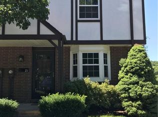 25 Hiland Valley Dr, Pittsburgh, PA 15229