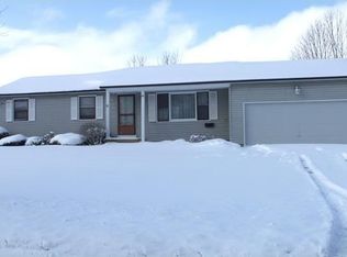 31 Ezio Dr, Gates, NY 14606