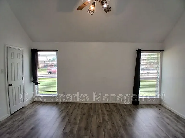 3610 Berrywood Cir — Photo 25