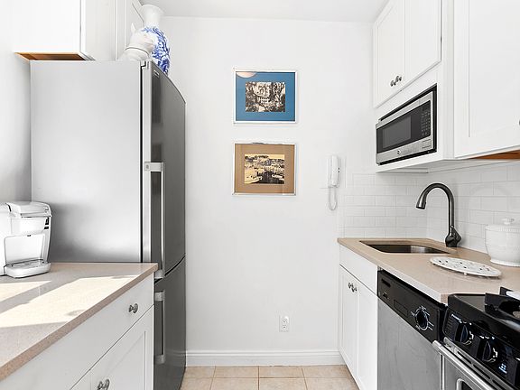 5th image of 69 5th Ave APT 2B