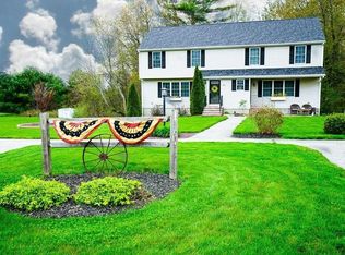 38 Sullivan Blvd, Oxford, MA 01540