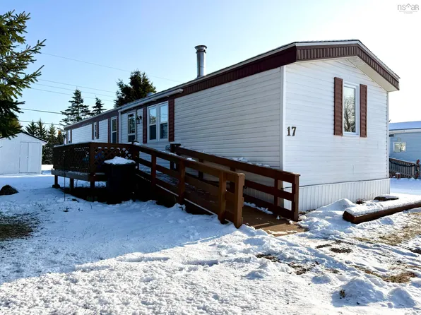 17 Brentwood Est, Amherst, NS B4H 4G5