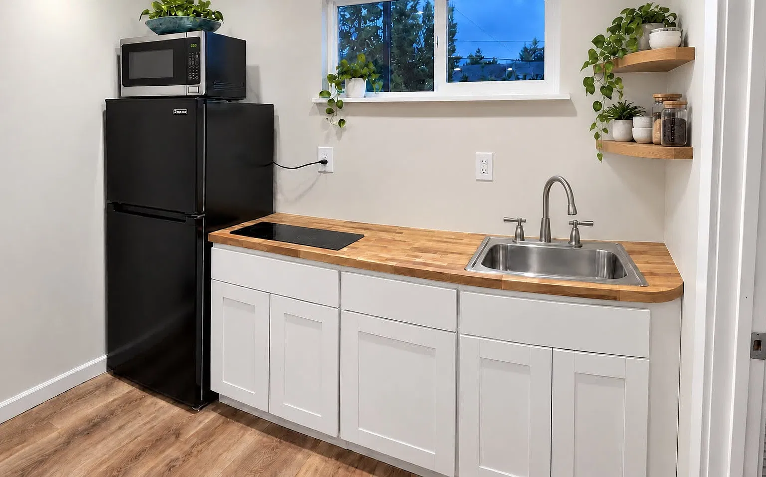Studio, 367 sqft, $1,300 — Photo 4