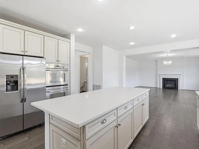 42222 Cameron Parish Dr — Photo 16