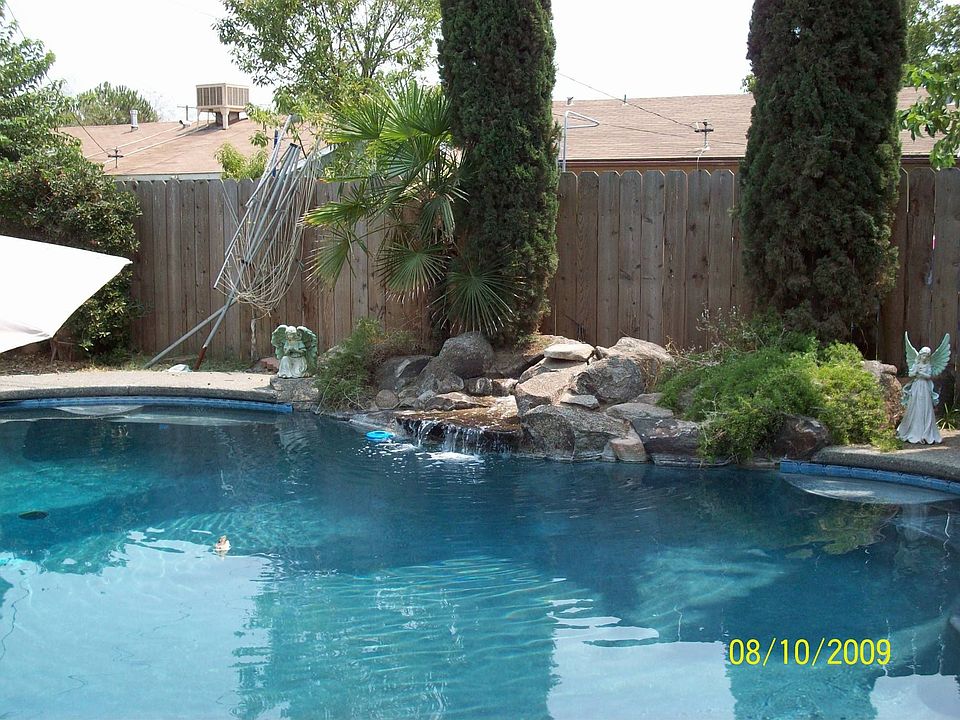 2nd image of 10907 Abby Ln