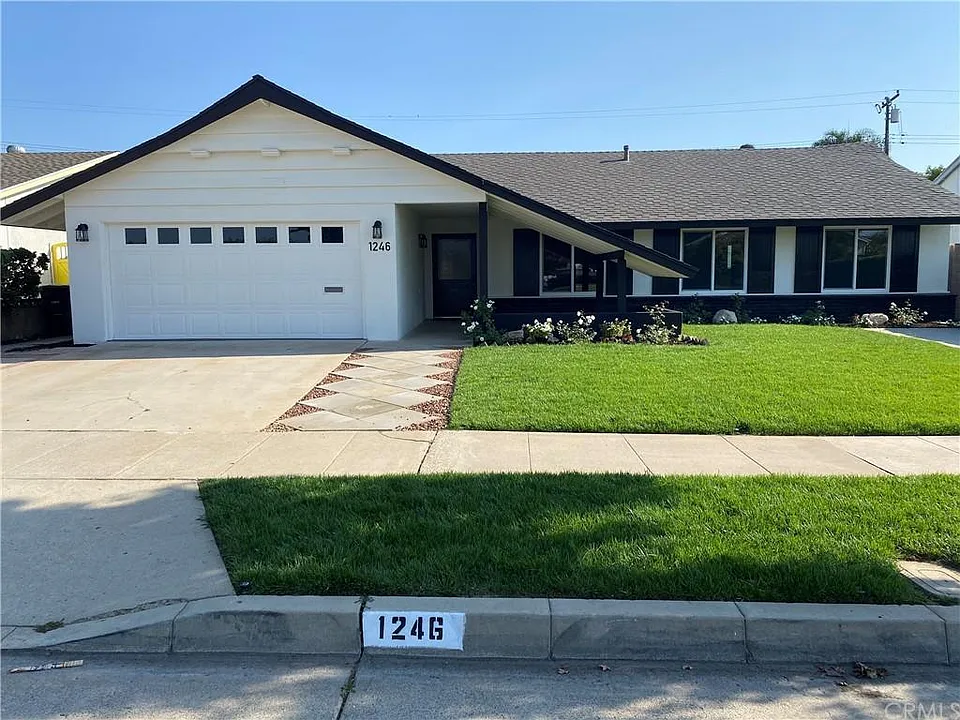 1246 E Quincy Ave