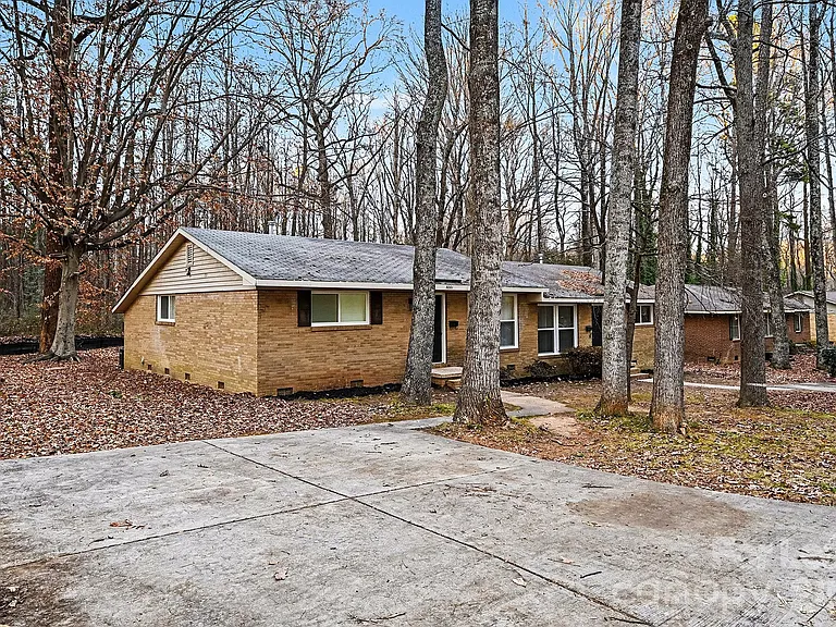 5001 Lakecrest Dr — Photo 5