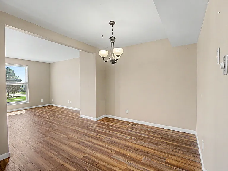 1406 Old Town Ct — Photo 9