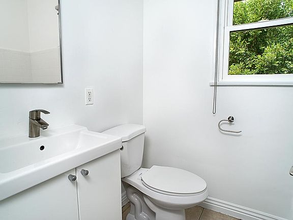 Bathroom with Shower / Tub