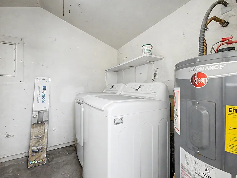 2605 E Lemon St — Photo 22