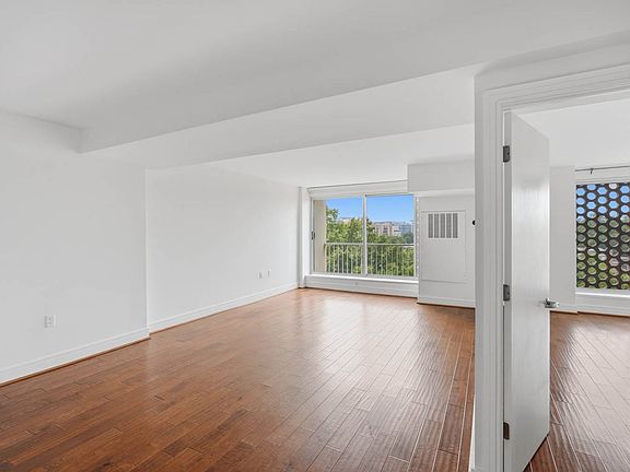 5th image of 800 4th St SW APT S702