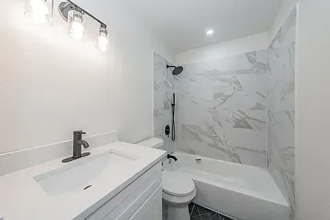 2 bed, 804 sqft, $1,850 — Photo 2