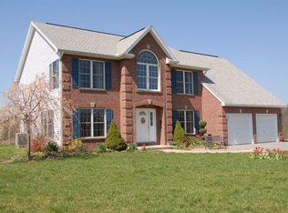 8 Sunshine Cir, Lewistown, PA 17044