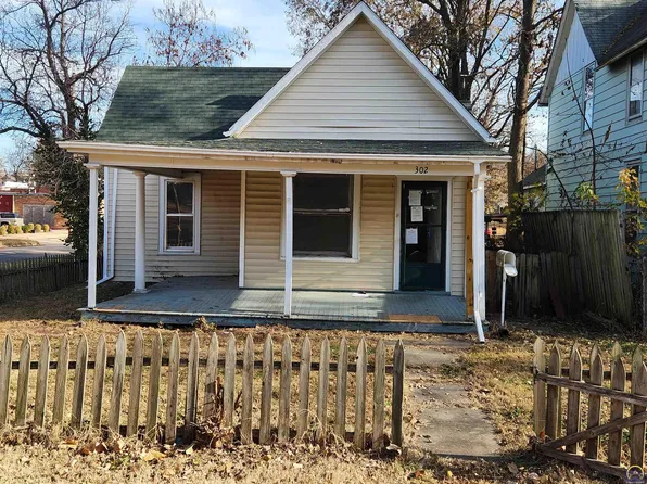 302 SW Taylor St, Topeka, KS 66603