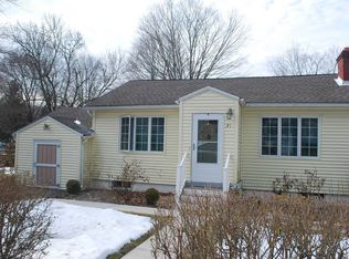 21 Holt Rd, Hyde Park, NY 12538
